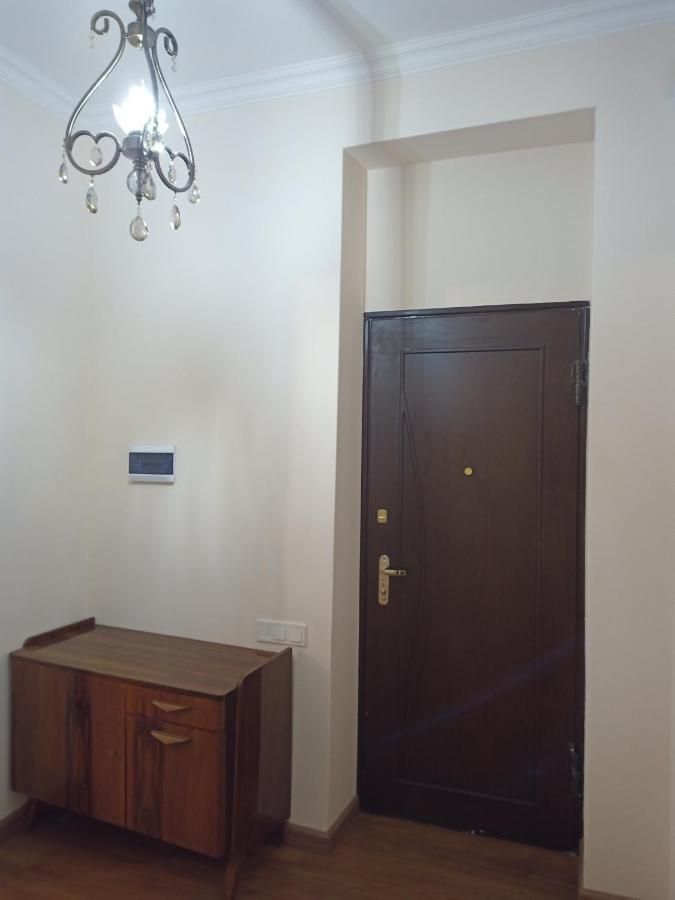 Spacious One Bedroom Apartment In The City Centre Jerevan Buitenkant foto