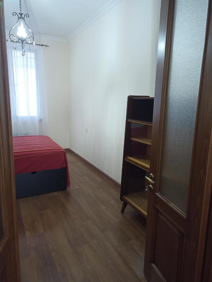 Spacious One Bedroom Apartment In The City Centre Jerevan Buitenkant foto