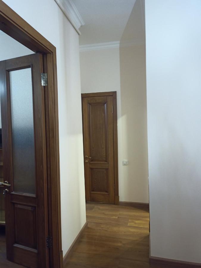 Spacious One Bedroom Apartment In The City Centre Jerevan Buitenkant foto